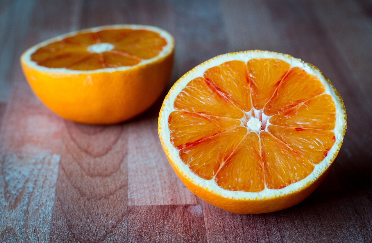 ¿Cómo se llama el árbol que da naranjas pequeñas?